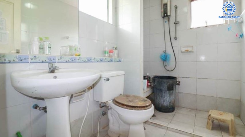 *****บ้านเดี่ยวมือสองย่านกรุงเทพฯ ม.ชัยพฤกษ์ เพชรเกษม81 เนื้อที่กว้าง 55.60 ตร.ว. ฟังก์ชัน 3 ห้องนอน 3 ห้องน้ำ ที่จอดรถ 2 คัน บ้านหลังมุม มีพื้นที่ด้านข้างสำหรับจัดสวน ทำเลเดินทางสะดวก เชื่อมต่อถนนเพชรเกษม ถนนมาเจริญ และใกล้จุดขึ้นทางด่วน "เพชรเกษม"